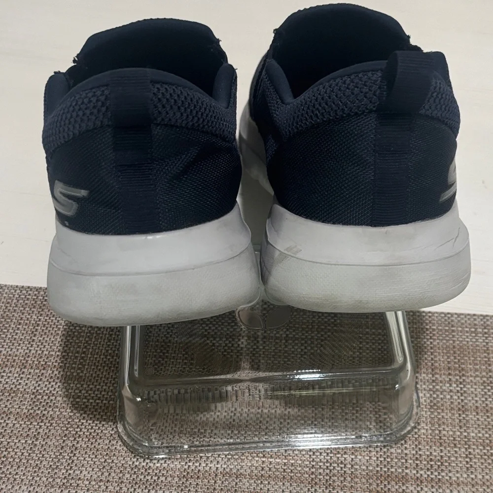 Skechers Ultra Go Walk Sneakers in navy. Men 15. Excellent condition. Very nice! - Picture 4 of 8